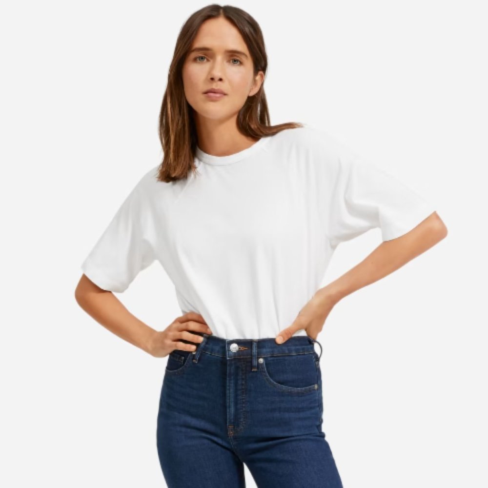 Everlane Organic Cotton Boxy Raglan Tee in White – Size Medium